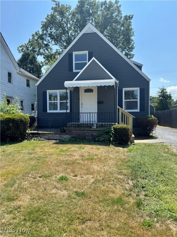 Fully Updated Cape Cod – Move-In Ready in the Heart of Elyria!
Welcome to this beautifully renovated Cape Cod home, blending classic charm with modern upgrades. Every detail has been thoughtfully refreshed, making it truly turn-key for its next owner.
Features You’ll Love:
Freshly painted exterior with charming curb appeal and a brand-new front step.
All brand-new windows bringing in abundant natural light.
Luxury vinyl plank flooring in high-traffic areas, paired with new carpet in bedrooms for comfort.
Updated bathrooms with stylish finishes.
Modern light fixtures throughout.
Gourmet-inspired kitchen with sleek granite countertops and refreshed cabinetry.
Brand-new hot water tank & furnace for peace of mind.
Fresh interior paint in a neutral palette ready to match any décor.
Newer roof for long-term durability.
Perfectly located near parks, schools, shopping, and dining, this home is ideal whether you’re a first-time buyer, looking to downsize, or ready for a low-maintenance investment property.
Don’t wait – schedule your showing today and see this stunning home in person!