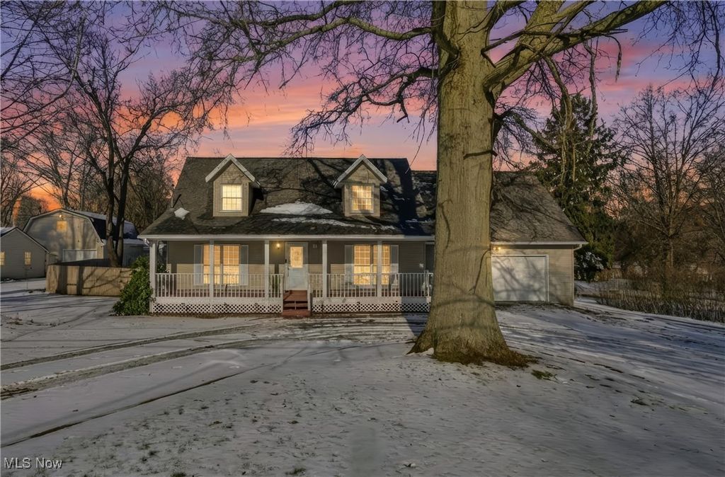 Photo of 749 Fairview Avenue, Barberton, OH 44203 (MLS # 5177436)