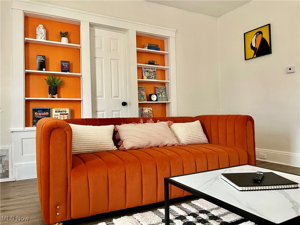 10702 Lamontier Avenue