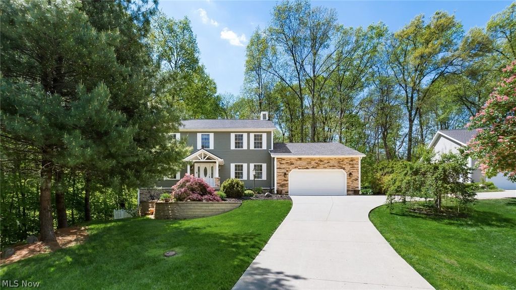 Photo of 5180 Pine Valley Drive, Zanesville, OH 43701 (MLS # 5208462)