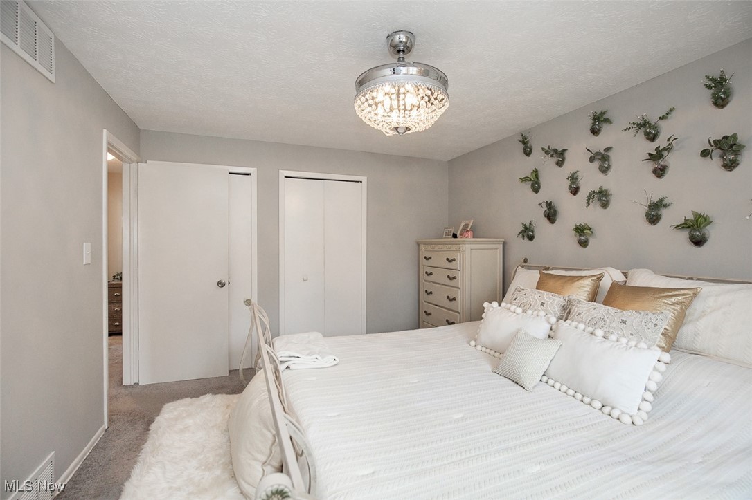 Holiday Hills 01 - Residential