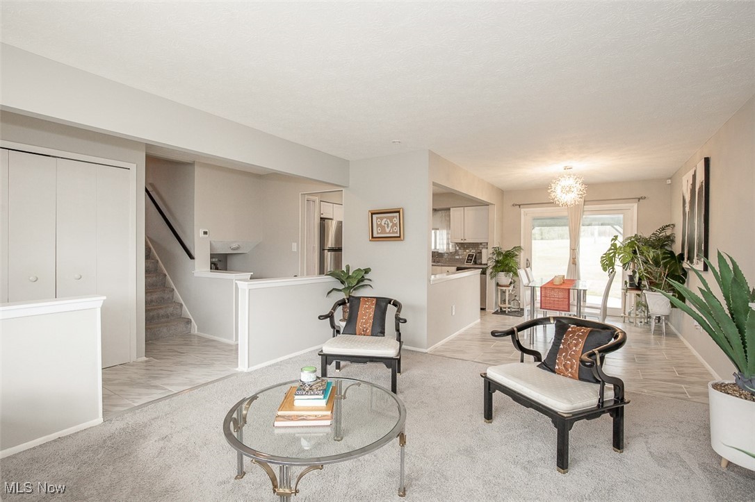 Holiday Hills 01 - Residential