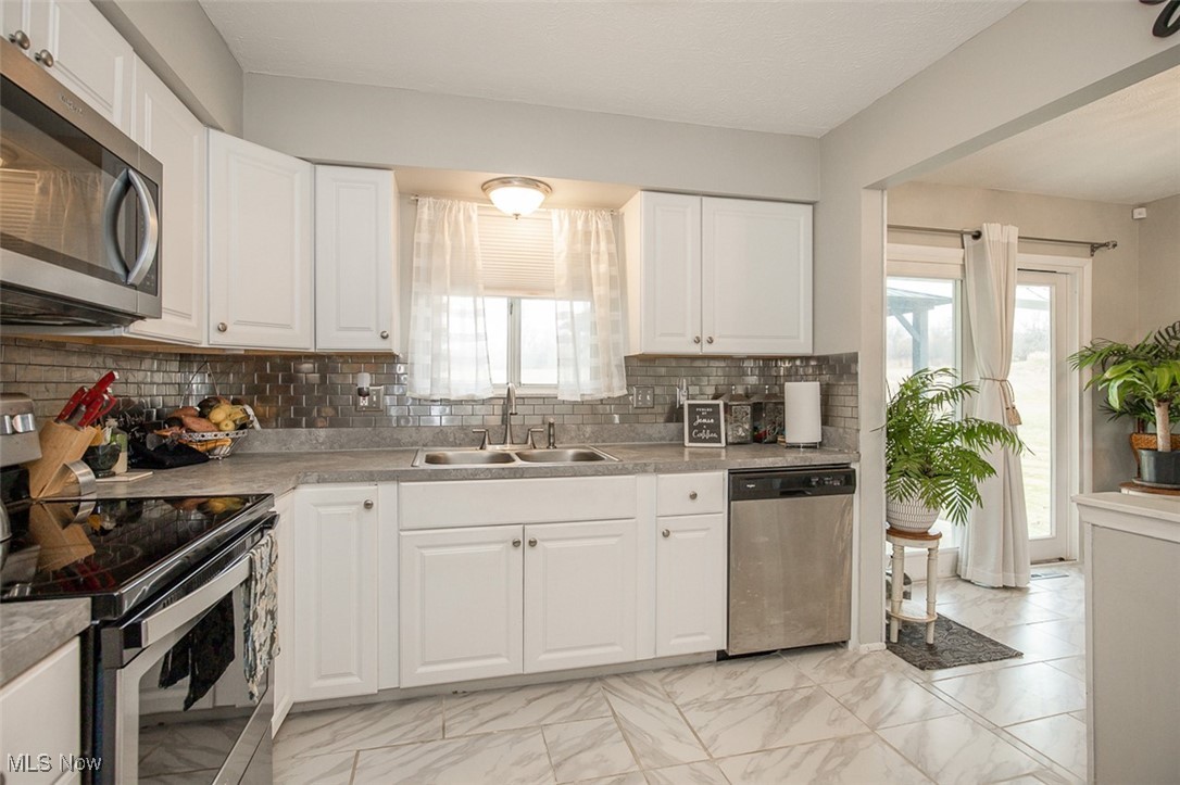 Holiday Hills 01 - Residential