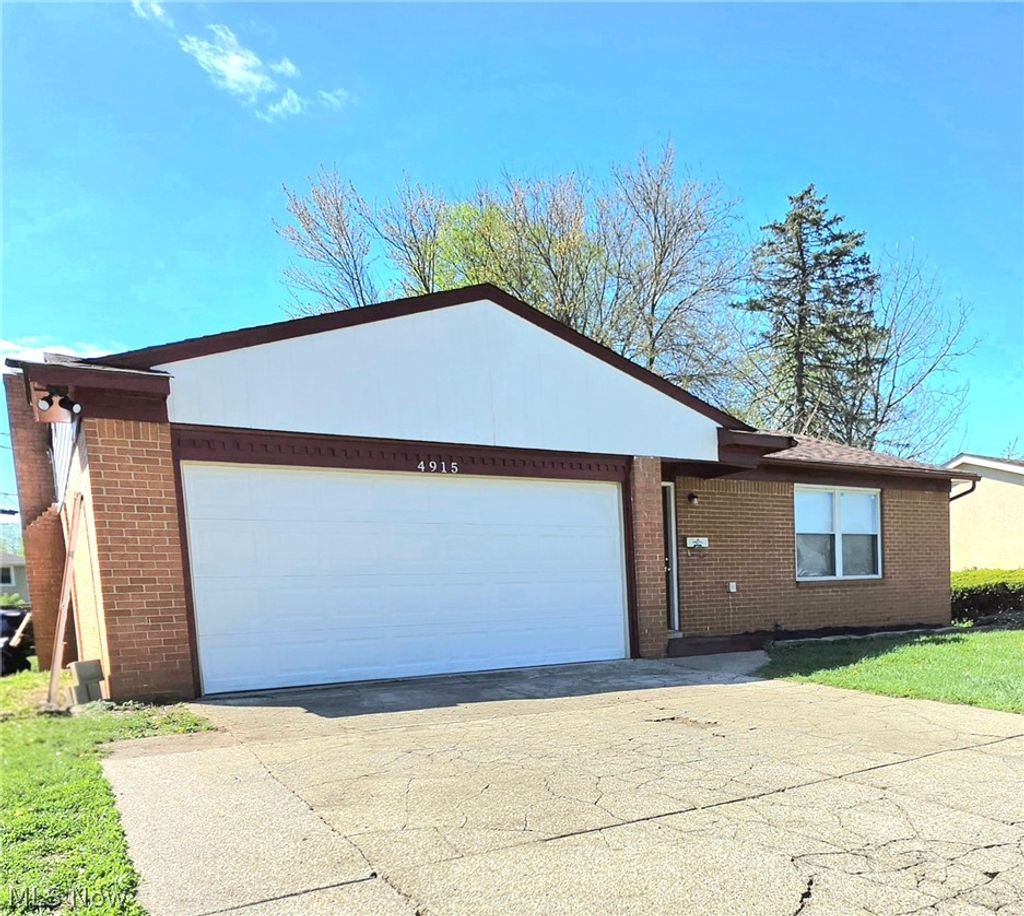 Photo of 4915 Kresge Drive, Columbus, OH 43232 (MLS # 5200764)