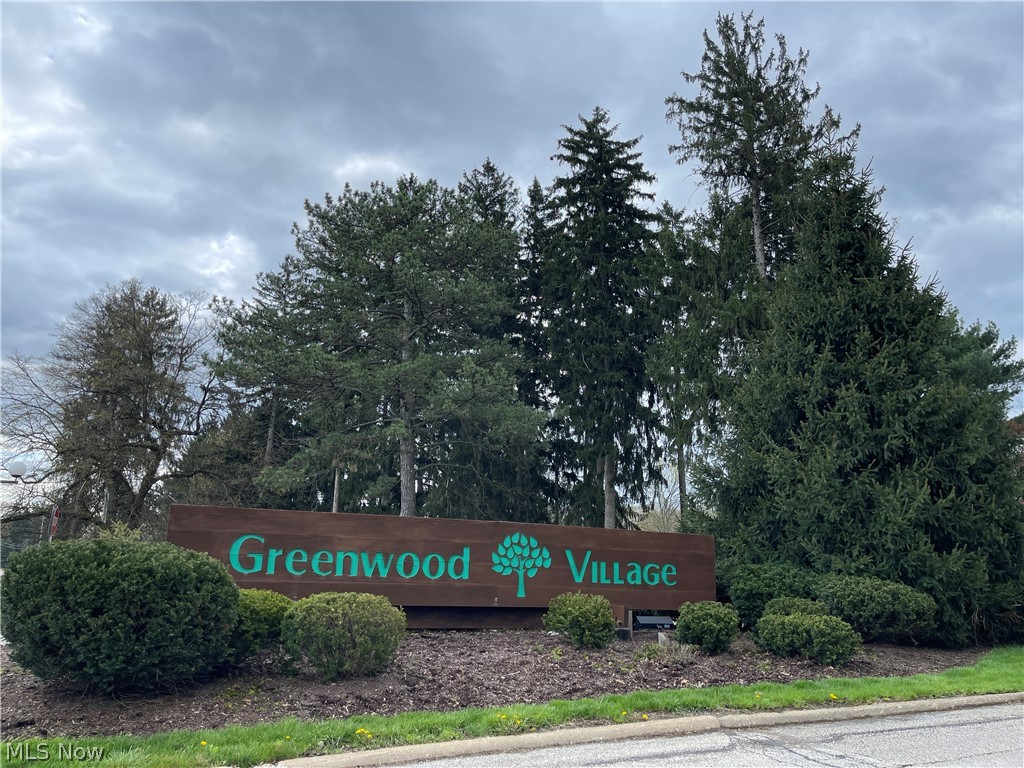 Oak Knolls Condo - Residential