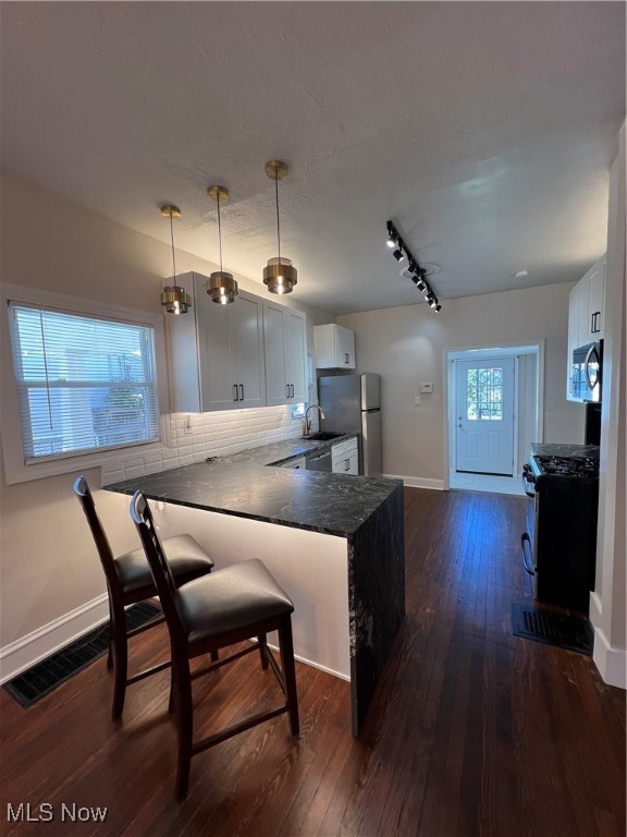1716 Tuxedo Avenue
