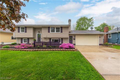 Homes For Sale - 640 W Martin Avenue<br/> Lorain County, Amherst, OH 44001