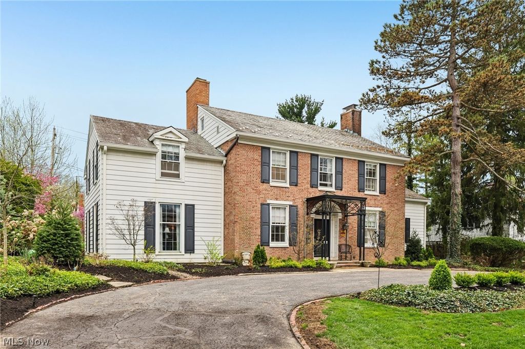 Photo of 23900 Stanford Road, Shaker Heights, OH 44122 (MLS # 5203862)