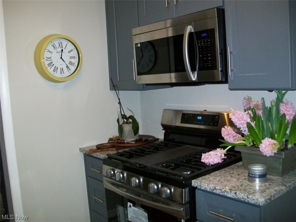 S H Kleinman Realty Cos Shake - Residential