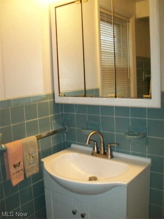 S H Kleinman Realty Cos Shake - Residential