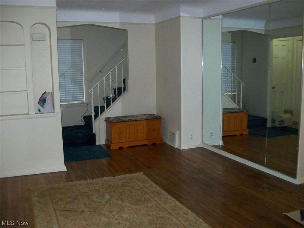 S H Kleinman Realty Cos Shake - Residential