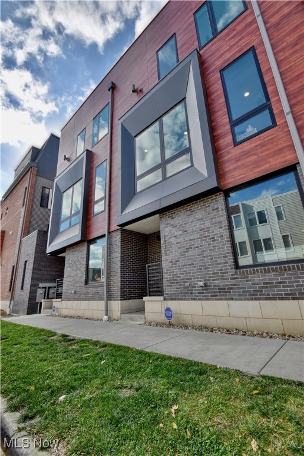 Photo of 1446 E 15th Street, Cleveland, OH 44114 (MLS # 5180532)