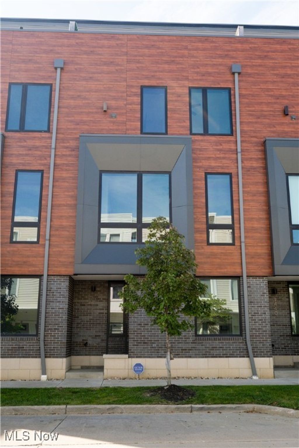 Photo of 1446 E 15th Street, Cleveland, OH 44114 (MLS # 5180532)