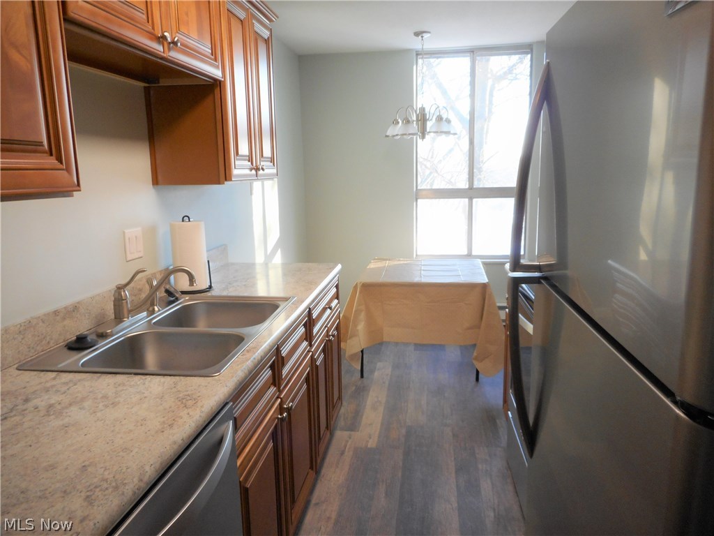 Silver Lake Towers Condo - Residential
