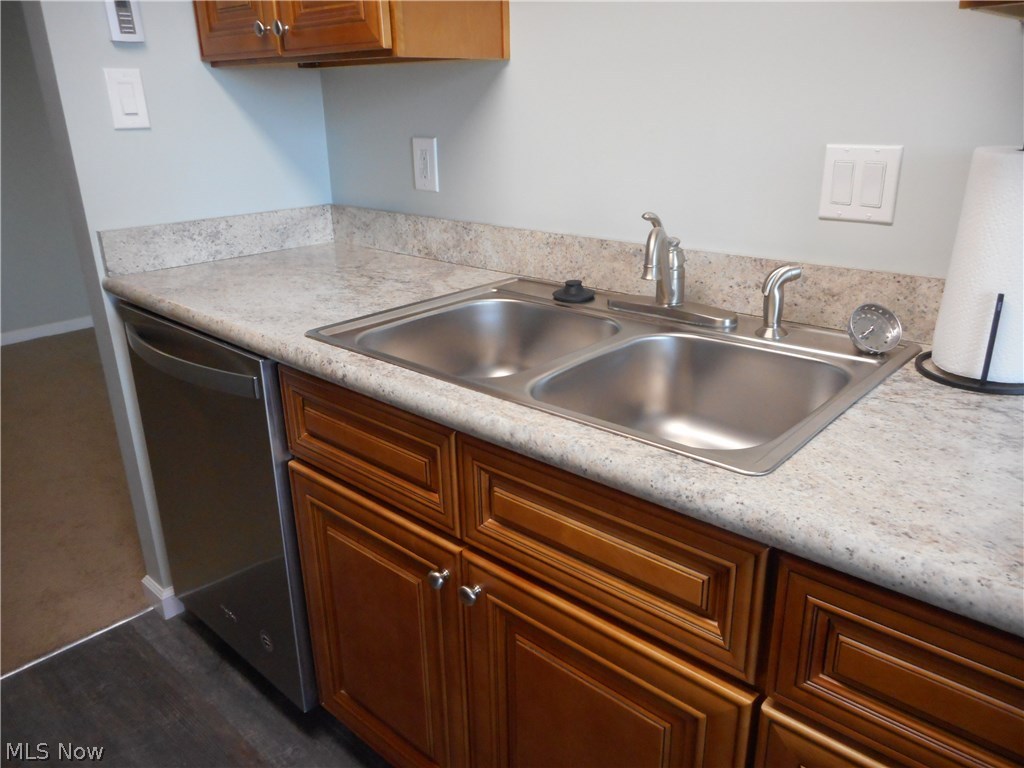 Silver Lake Towers Condo - Residential