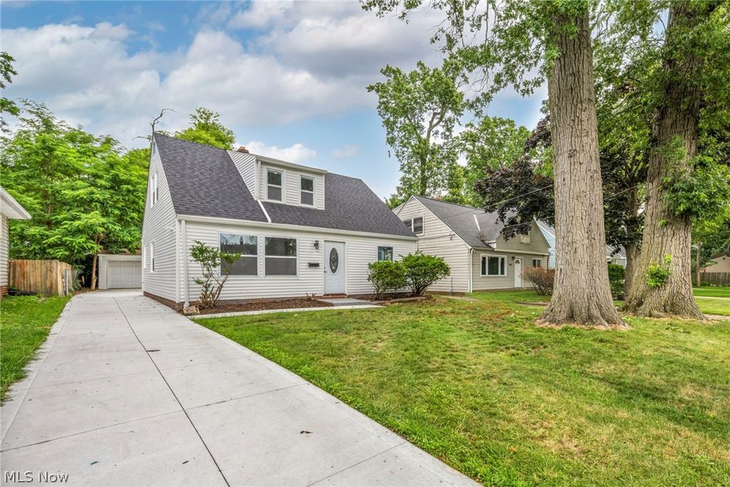 Photo of 23928 Knickerbocker Road, Bay Village, OH 44140 (MLS # 5223080)