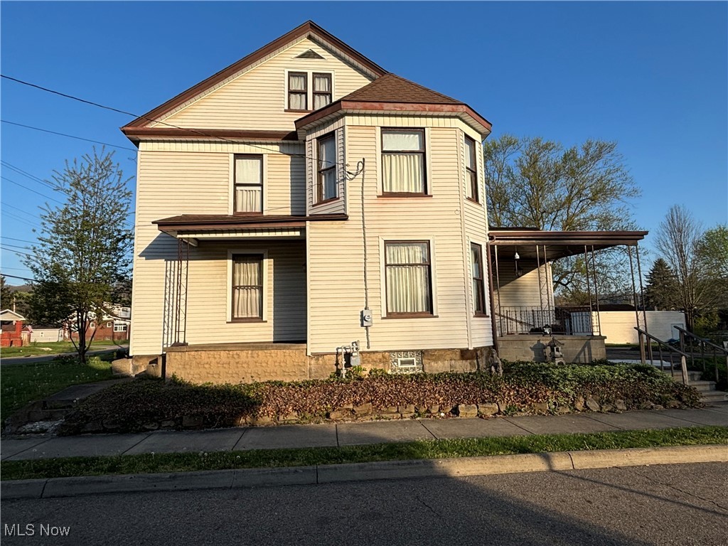 603 Trenton Avenue, Uhrichsville, Ohio image 3