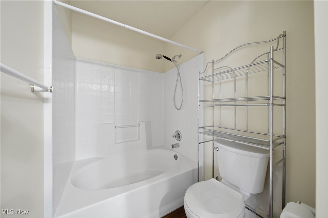 Laurelwoods North Condominiums - Residential