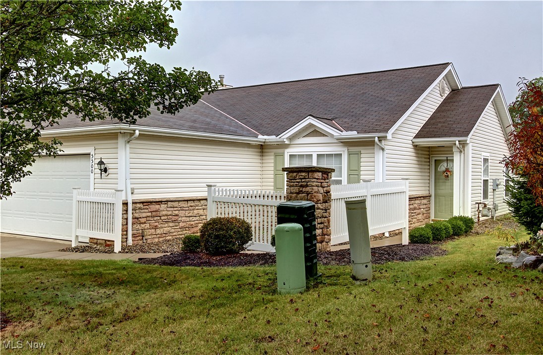 Welcome to your new home. A true one-floor ranch cluster with an open, airy flow—vaulted ceilings, a great room anchored by a cozy gas fireplace, and a kitchen that keeps you in the conversation. Dinner slides easily from table to patio through the glass doors—perfect for morning coffee or an evening unwind. Two comfortable bedrooms and two full baths mean no sharing schedules; the primary includes a walk-in closet for real storage, not “good enough.” All appliances stay, window treatments are already in place, and the full-size laundry room saves you trips (and your back). An attached 2-car garage with an opener plus guest parking right next door makes hosting painless. When it’s time to play instead of mow, the clubhouse and pool are yours to enjoy.
Homes like this don’t linger.