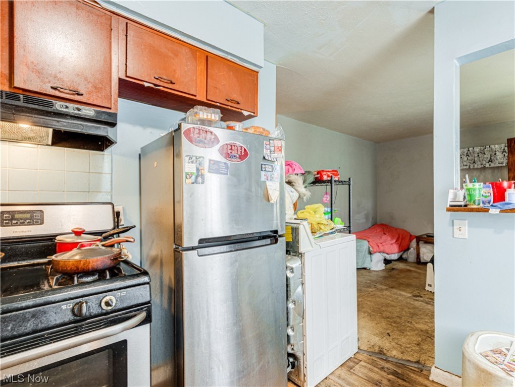 Broadway - Residential Income