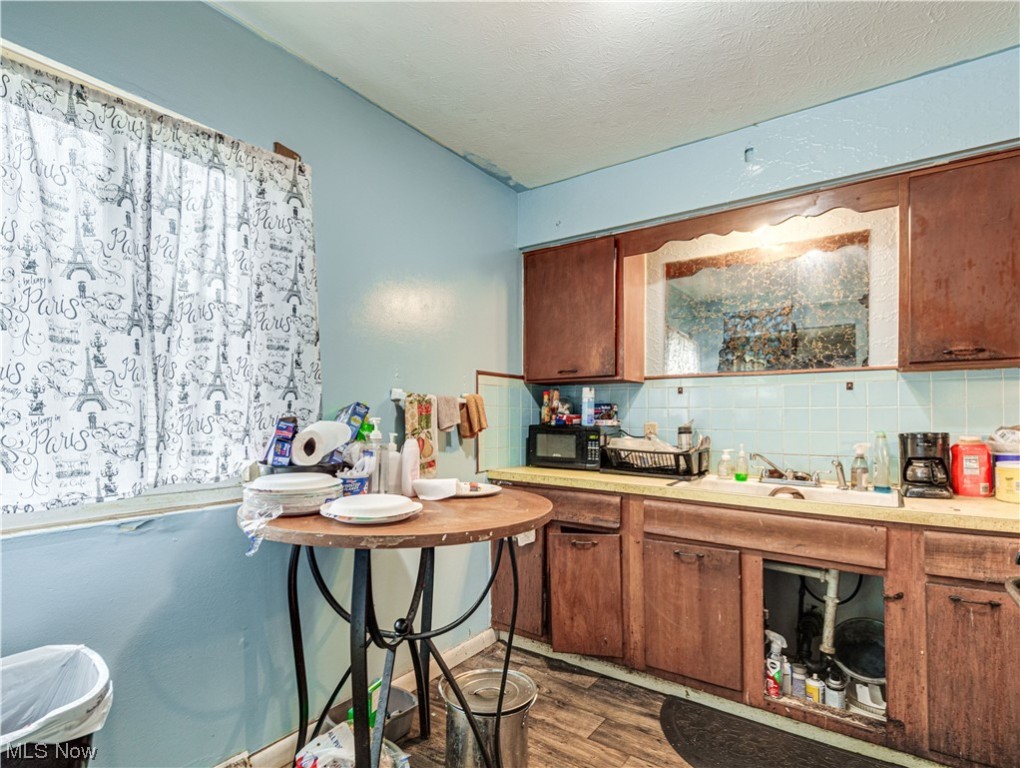 Broadway - Residential Income