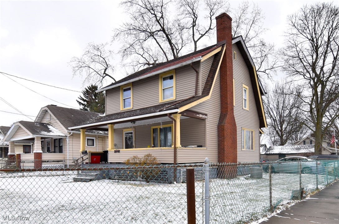 Charming Home with Great Features! This home offers a living room, kitchen, and dining area on the main floor. Upstairs, you'll find three cozy bedrooms and a full bathroom. Good tenant inside. it is month to month. they pay​​‌​​​​‌​‌​​​‌‌​​​‌‌‌​​‌​​‌‌​​​​ 750$