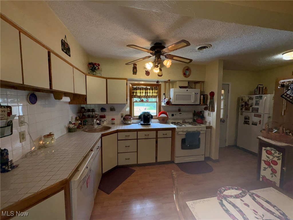3181 Jaycox Road, Avon, Ohio image 16