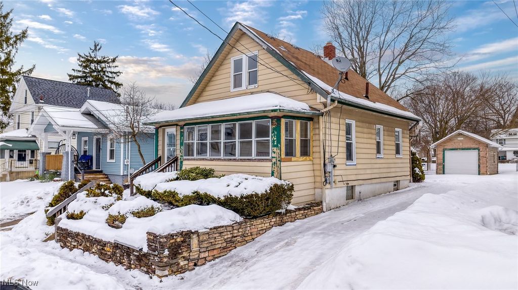 Photo of 1037 Pitkin Avenue, Akron, OH 44310 (MLS # 5185213)