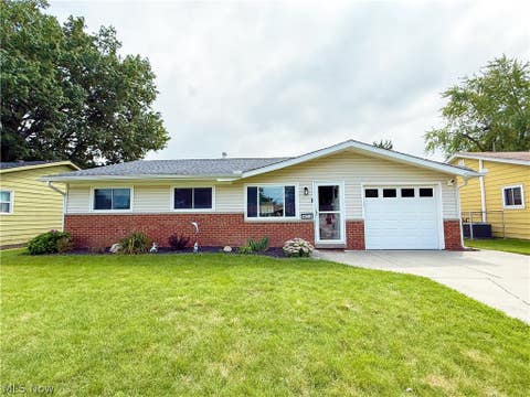 Homes For Sale - 4713 Meadow Lane<br/> Lorain County, Lorain, OH 44055