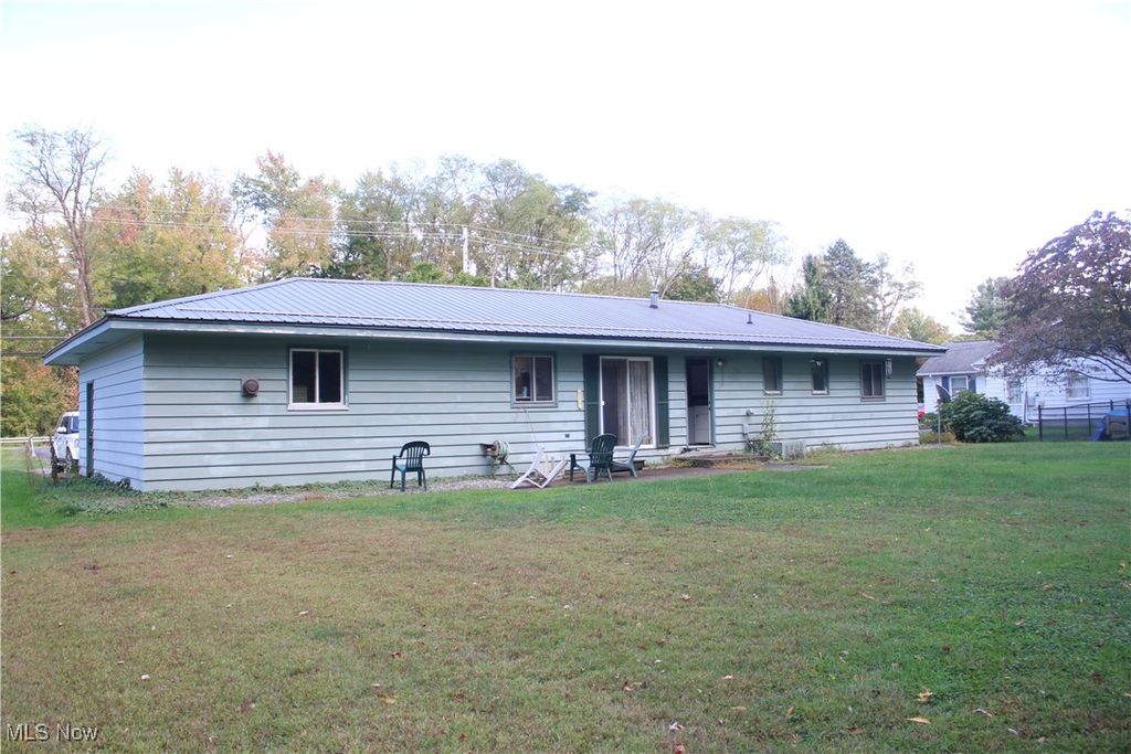 Photo of 943 N Lake Street, Madison, OH 44057 (MLS # 5163118)