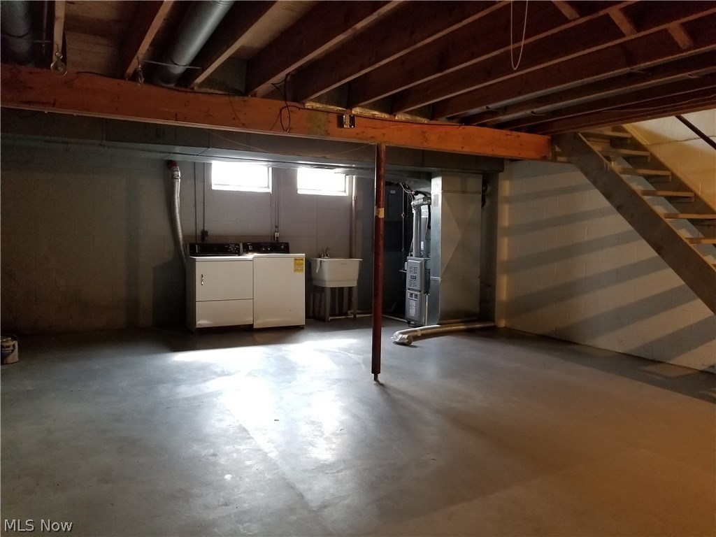 Woodview Manor - Residential Lease