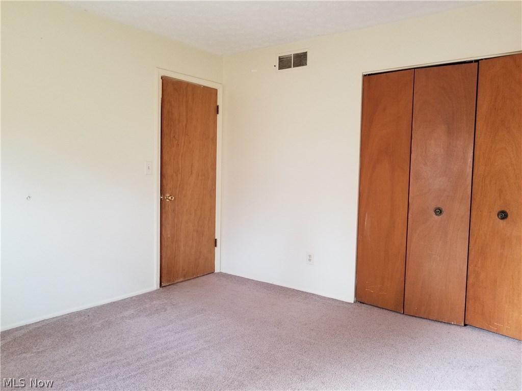 Woodview Manor - Residential Lease