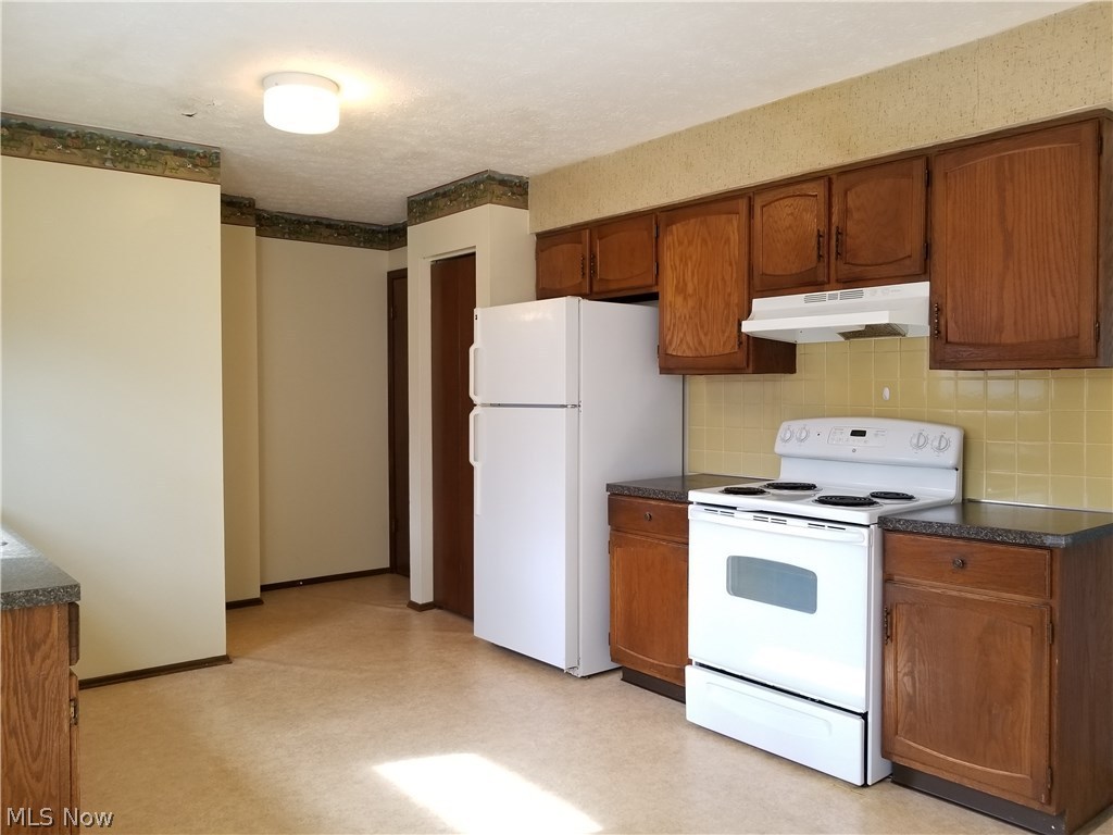 Woodview Manor - Residential Lease