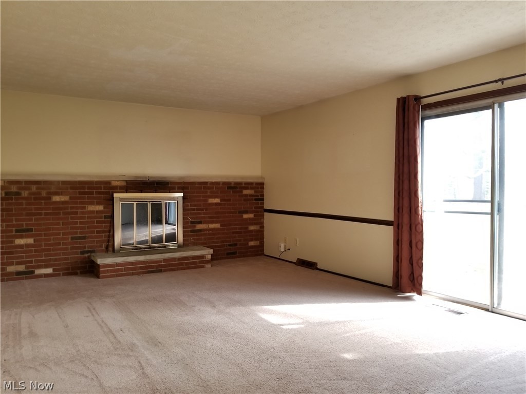 Woodview Manor - Residential Lease