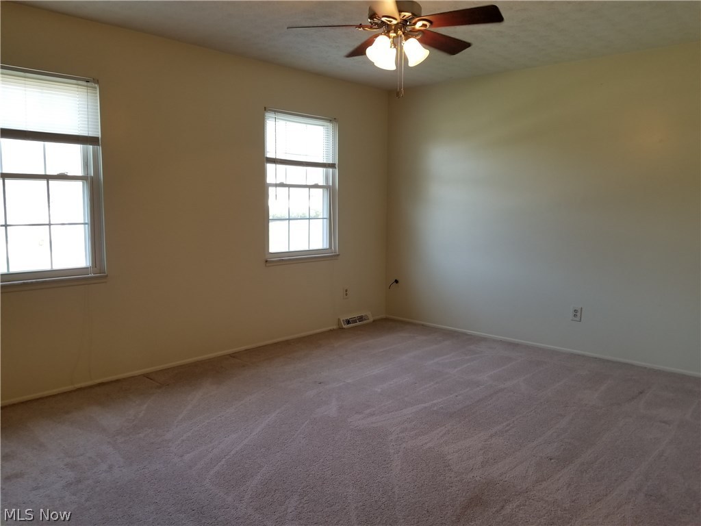 Woodview Manor - Residential Lease