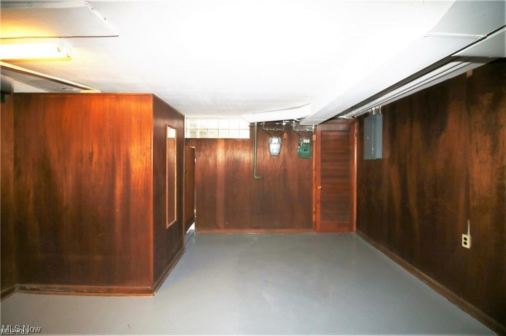 Lucille Apts. - Residential Lease