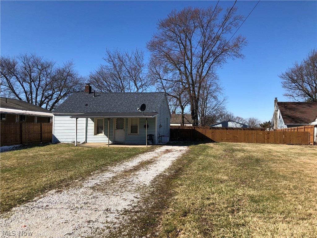 NICE RANCH ON A DOUBLE LOT! MOVE-IN CONDITION! Roof new in 2014, hot water heater new in 2017, fenced rear yard, updated bath & windows.