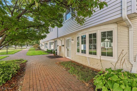Photo for 8 Meadowlawn Drive 12