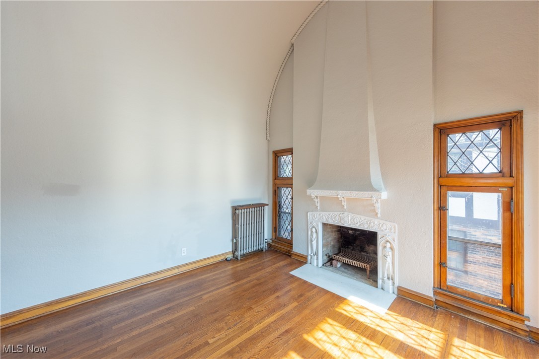 Cleveland, Ohio 44120, United States, 8 Bedrooms Bedrooms, ,3 BathroomsBathrooms,Residential,Contingent,93337