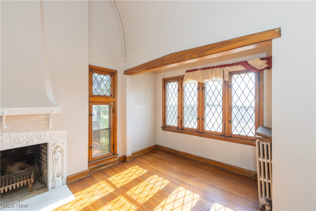 Cleveland, Ohio 44120, United States, 8 Bedrooms Bedrooms, ,3 BathroomsBathrooms,Residential,Contingent,93337