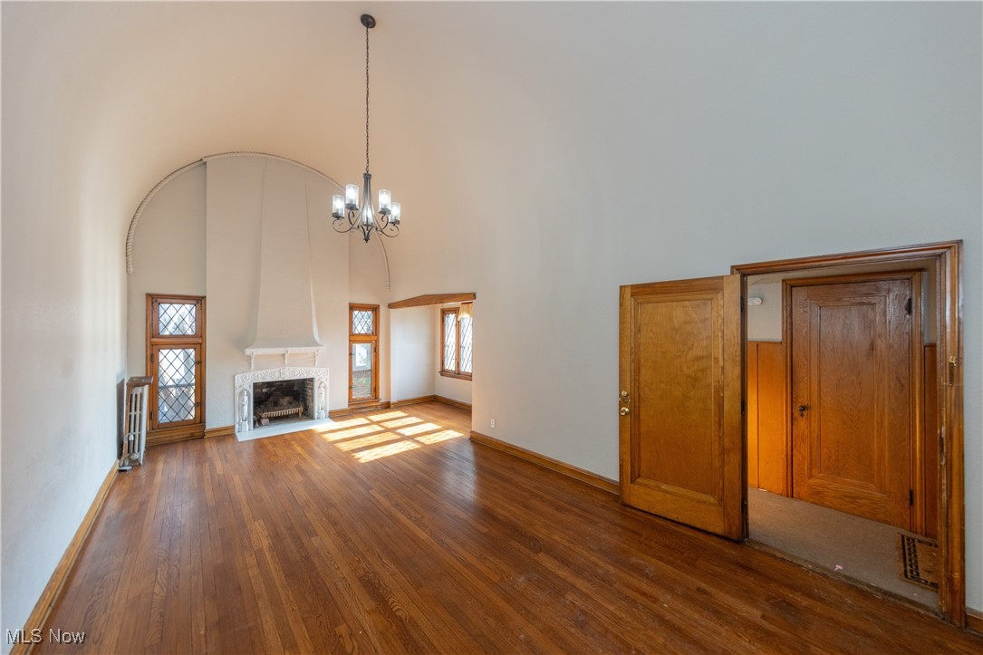 Cleveland, Ohio 44120, United States, 8 Bedrooms Bedrooms, ,3 BathroomsBathrooms,Residential,Contingent,93337