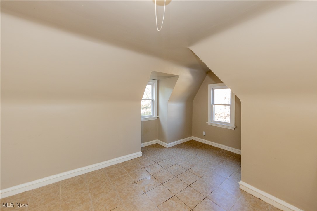 Cleveland, Ohio 44120, United States, 8 Bedrooms Bedrooms, ,3 BathroomsBathrooms,Residential,Contingent,93337