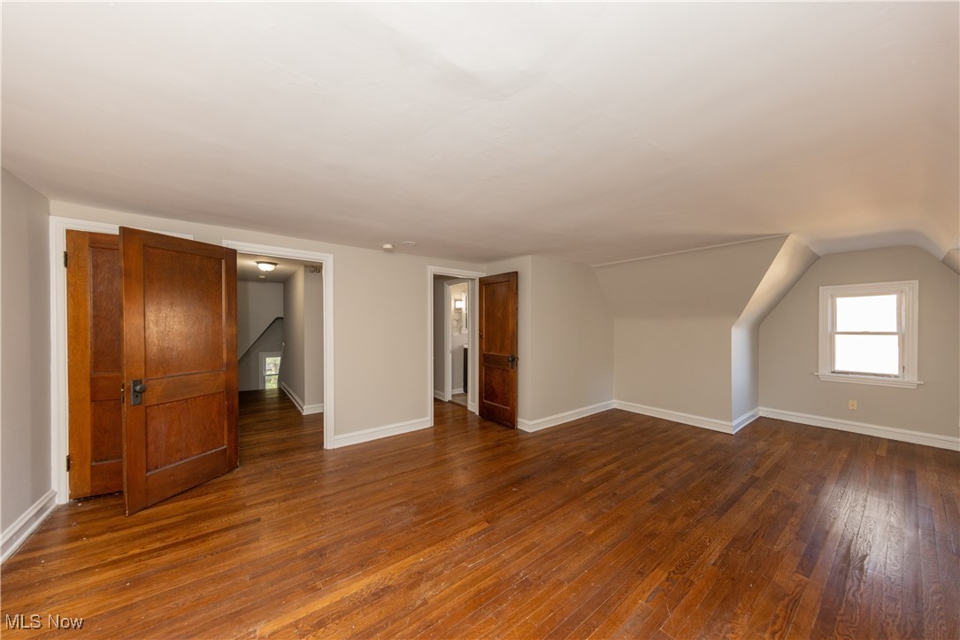 Cleveland, Ohio 44120, United States, 8 Bedrooms Bedrooms, ,3 BathroomsBathrooms,Residential,Contingent,93337