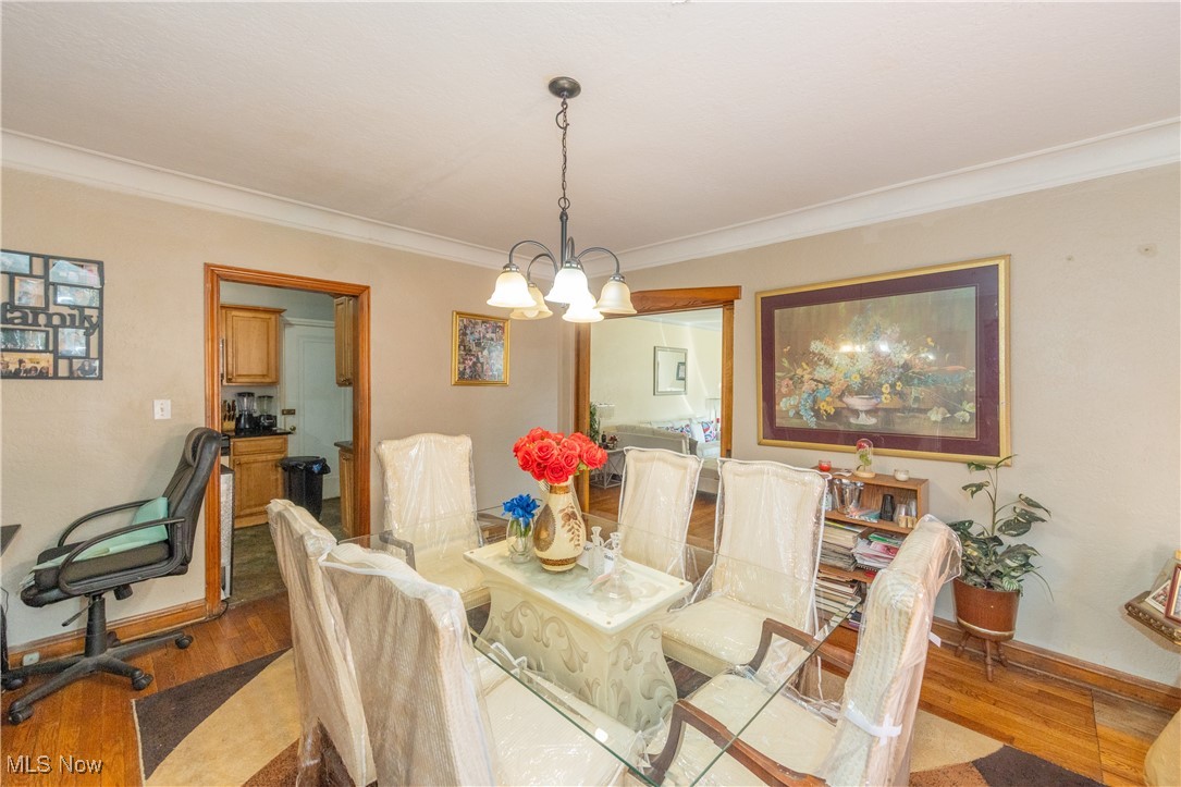 Cleveland, Ohio 44120, United States, 8 Bedrooms Bedrooms, ,3 BathroomsBathrooms,Residential,Contingent,93337