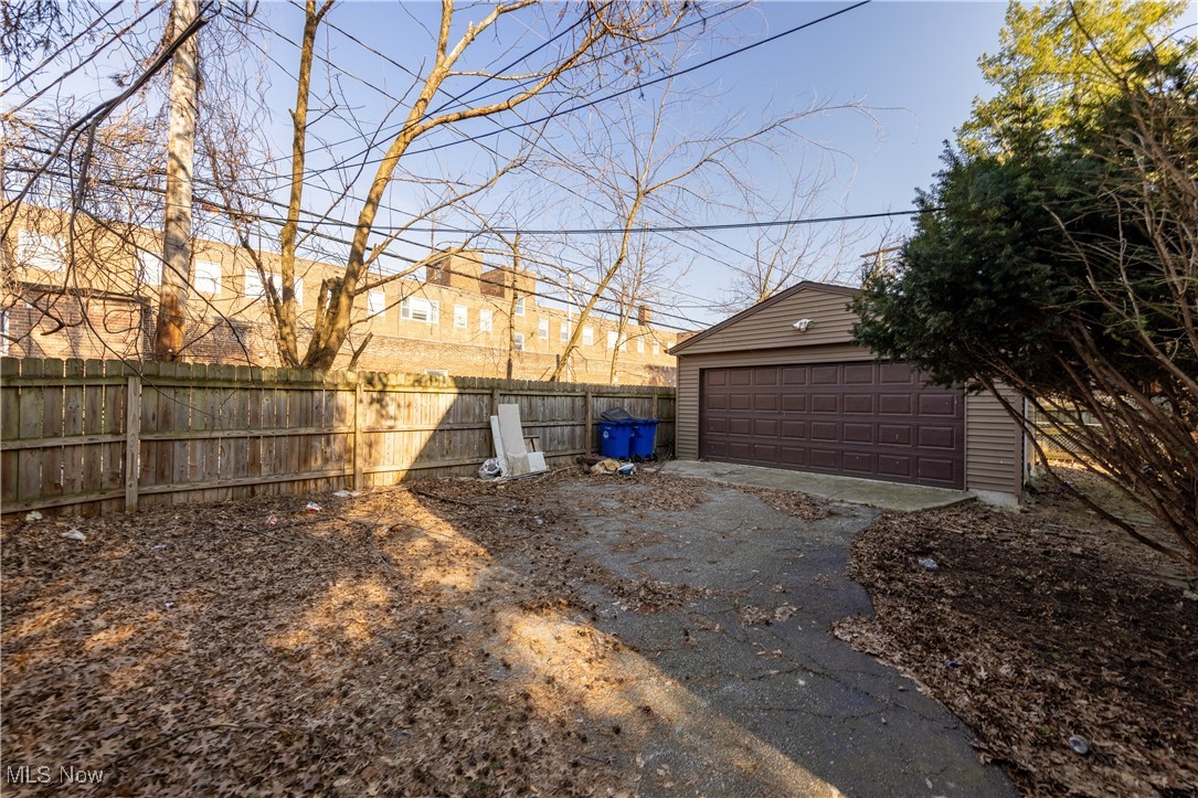 Cleveland, Ohio 44120, United States, 8 Bedrooms Bedrooms, ,3 BathroomsBathrooms,Residential,Contingent,93337