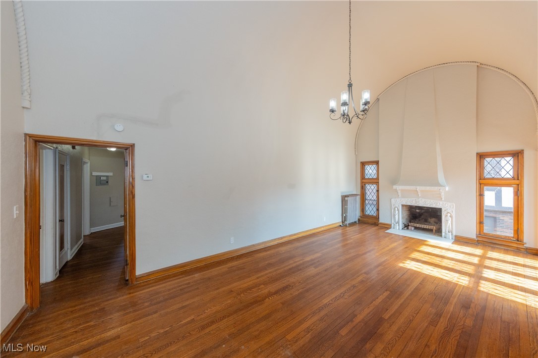 Cleveland, Ohio 44120, United States, 8 Bedrooms Bedrooms, ,3 BathroomsBathrooms,Residential,Contingent,93337