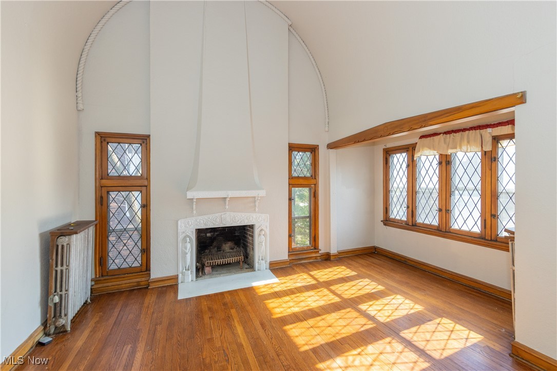 Cleveland, Ohio 44120, United States, 8 Bedrooms Bedrooms, ,3 BathroomsBathrooms,Residential,Contingent,93337