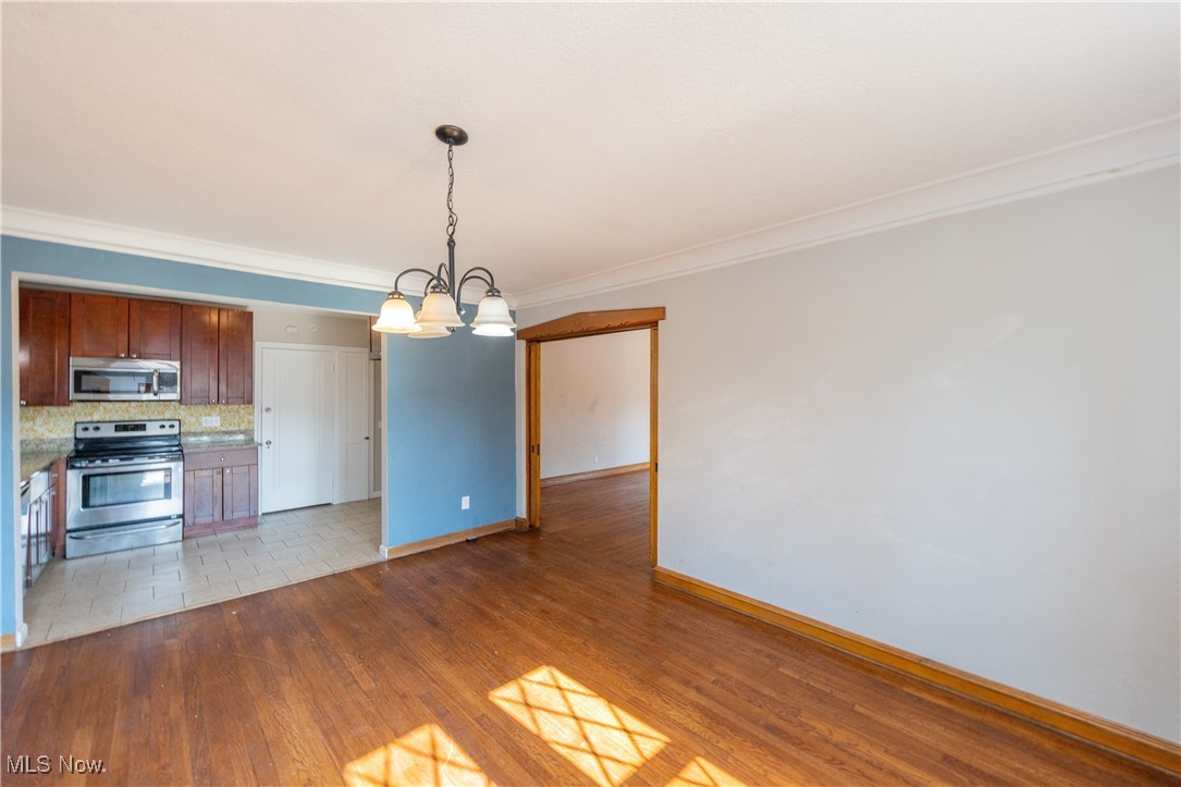 Cleveland, Ohio 44120, United States, 8 Bedrooms Bedrooms, ,3 BathroomsBathrooms,Residential,Contingent,93337