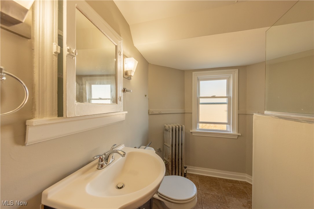 Cleveland, Ohio 44120, United States, 8 Bedrooms Bedrooms, ,3 BathroomsBathrooms,Residential,Contingent,93337