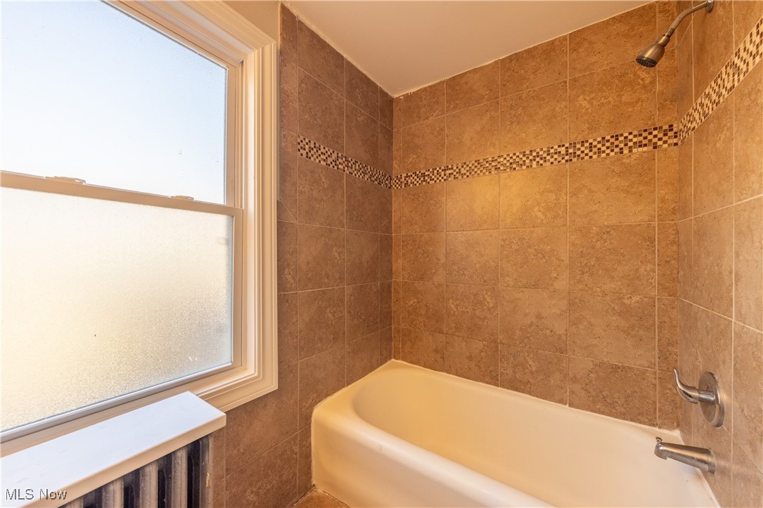 Cleveland, Ohio 44120, United States, 8 Bedrooms Bedrooms, ,3 BathroomsBathrooms,Residential,Contingent,93337